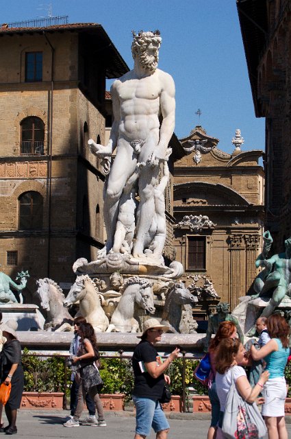 0122Piazza della Signora.jpg - SONY DSC